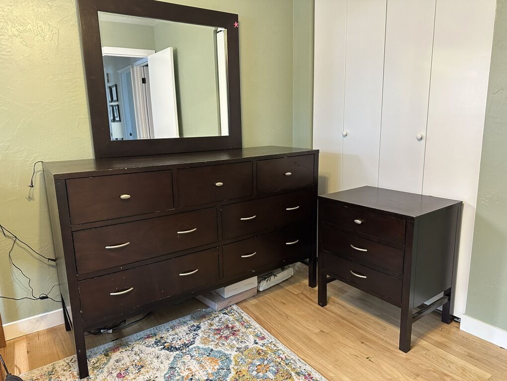 Dresser And Nightstand Set