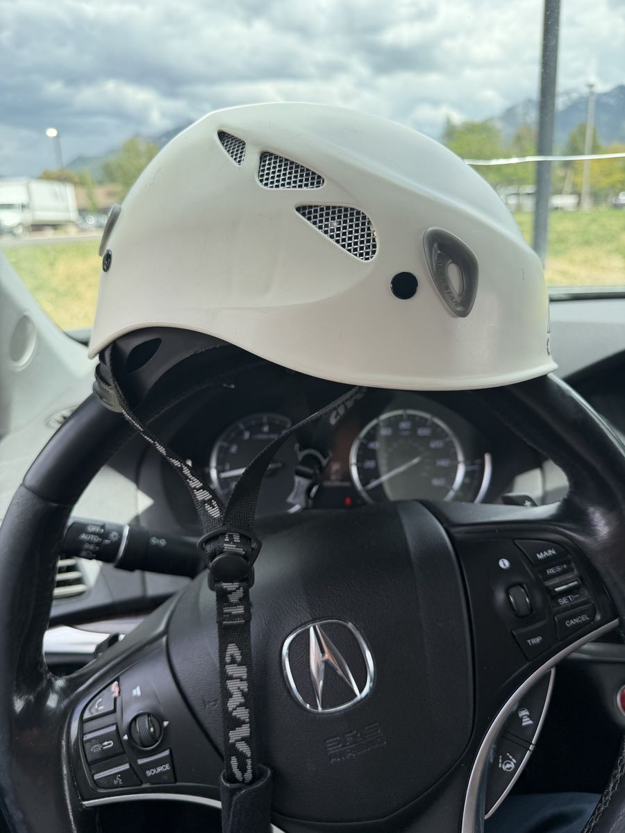 CAMP Climbing Helmet - White - Excellent Condition - Lightweight & Ventilated 53-62 universal.