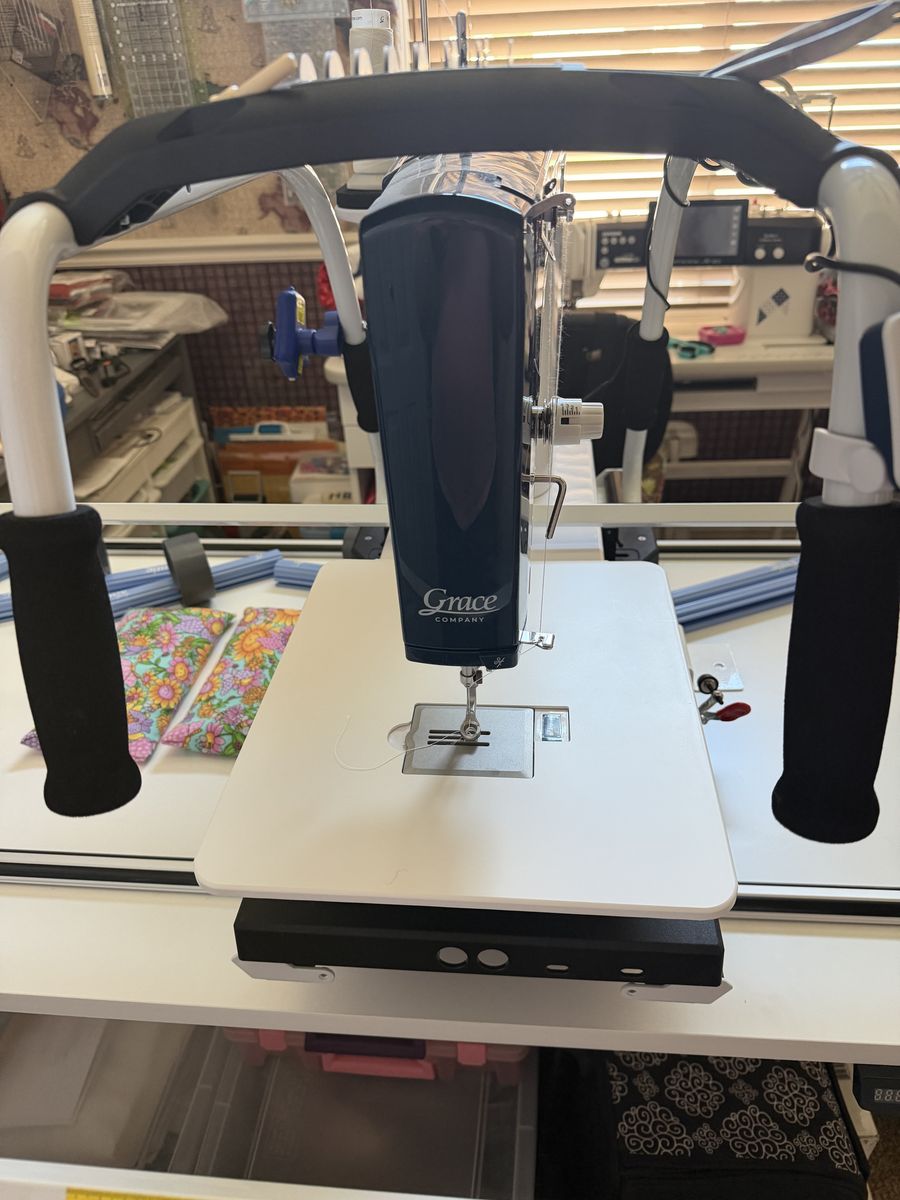 Grace Little Rebel sewing and quilting machine