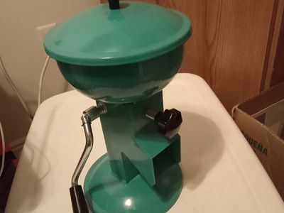 Nut-Ricious Hand Crank Nut Cracker Machine