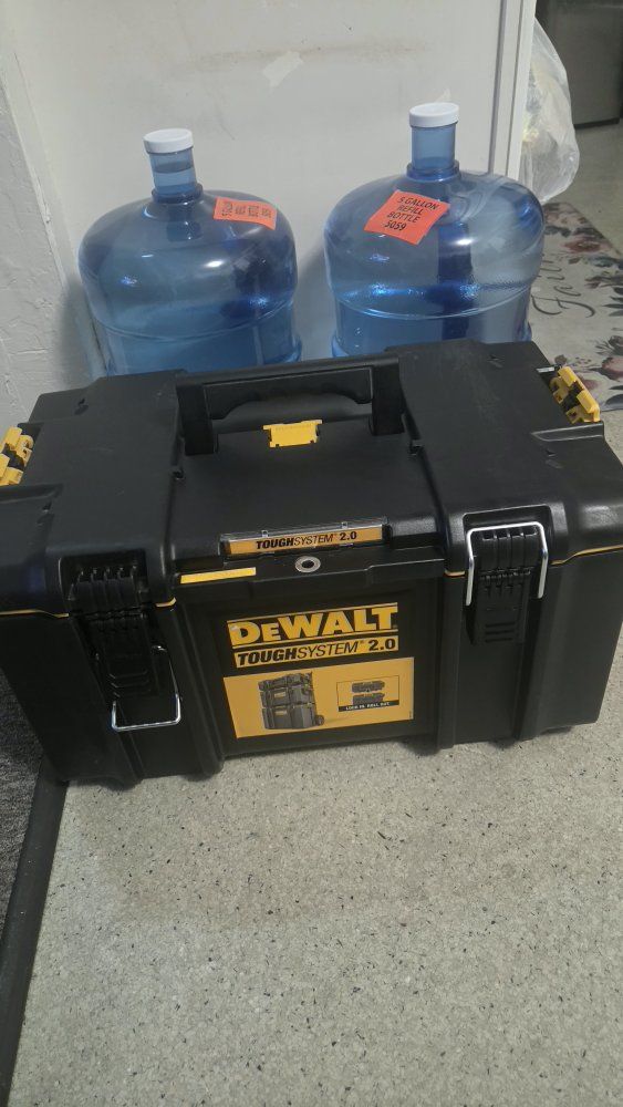 DeWalt TOUGHSYSTEM 2.0 DWST08165 22-inch Small Tool Box - Durable & Stackable Storage