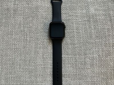Apple Watch (charging cable included)