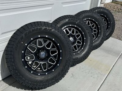 F150 18" XD Wheels With barely Used A/ T Tires