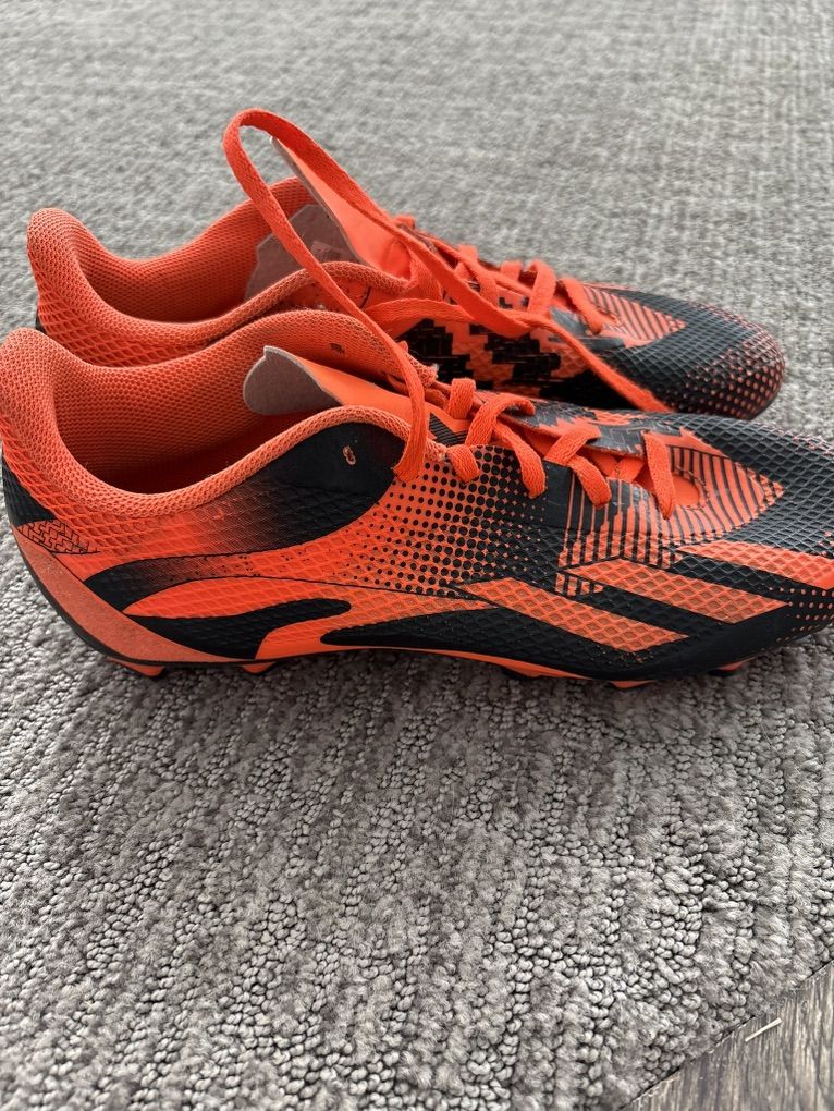Addidas soccer Cleats 8.5