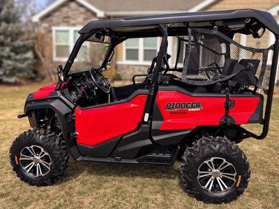 2018 Honda Pioneer 1000-5 Deluxe very low miles