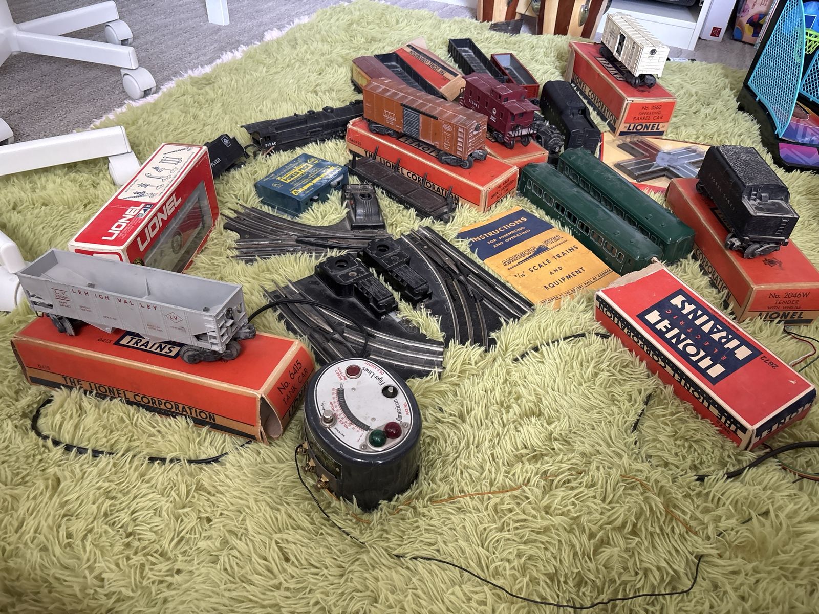Vintage Lionel Trains & American Flyer Set - Multiple Cars, Track, Transformer, & Instructions