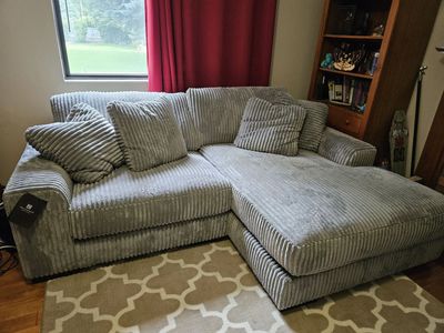 Couch Lindyn 2-Piece Modular Loveseat with Chaise