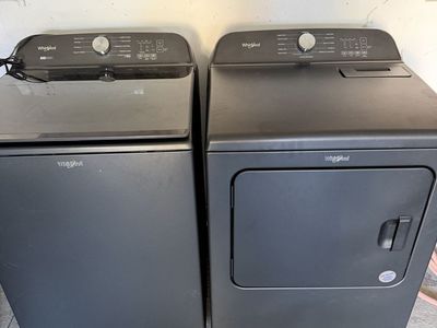 Whirlpool washer and electric dryer