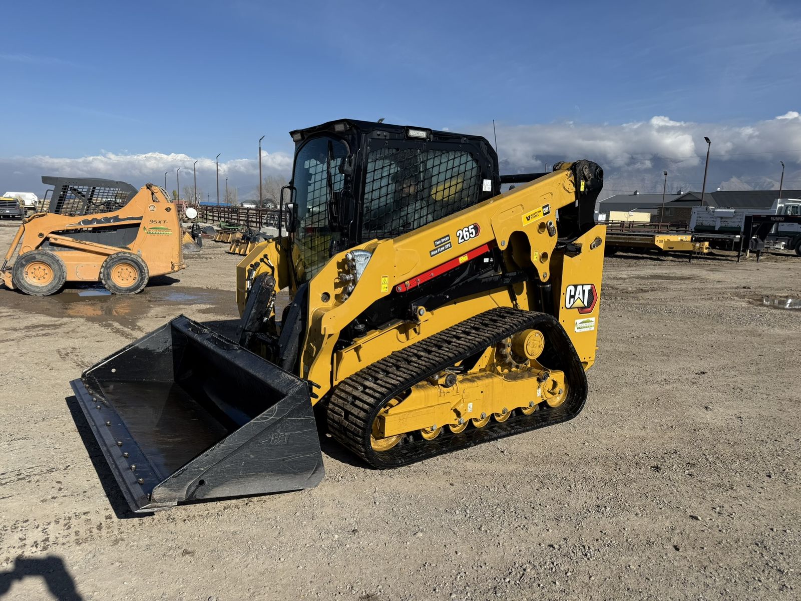 2025 Caterpillar 265 Track Loader