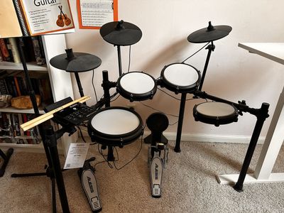 Alesis Nitro Max drum set