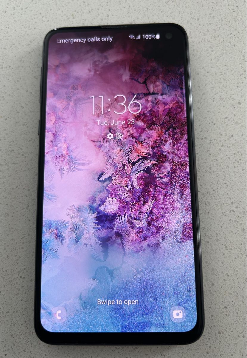 Samsung Galaxy S10e 128GB Black - Unlocked
