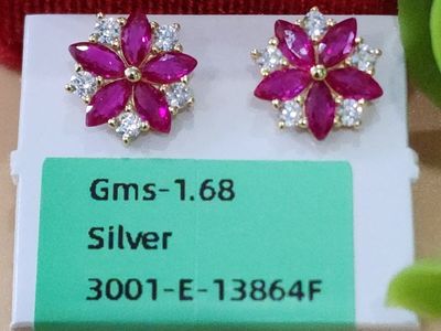 Elegant Silver Stud Earrings with pink moissanite diamond - Floral Design