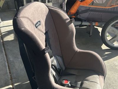 Evenflo Convertible Car Seat – Good Condition