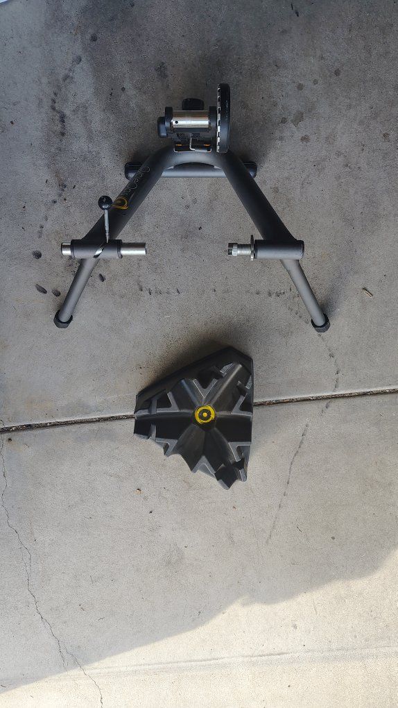 CycleOps Fluid 2 Bike Trainer with Riser Block
