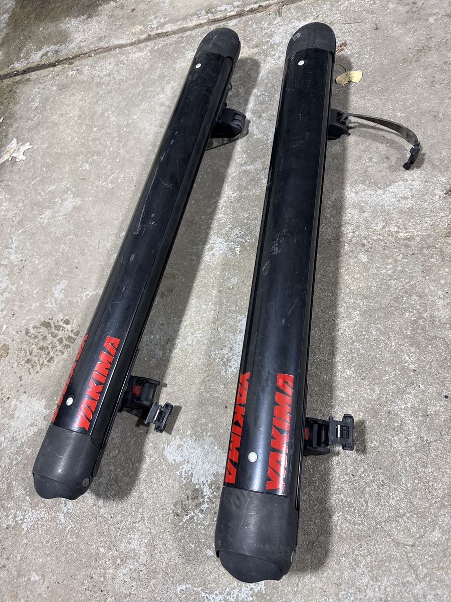 Yakima Fat Cat Evo 6 ski/snowboard roof rack