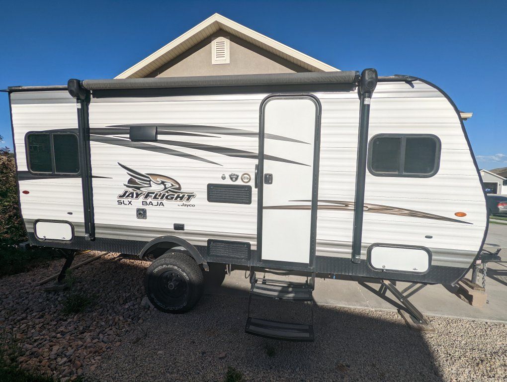 2018 17-ft Jayco trailer