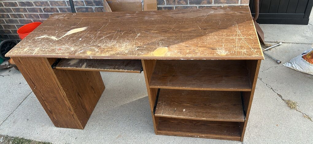 Free Old School Computer Desk