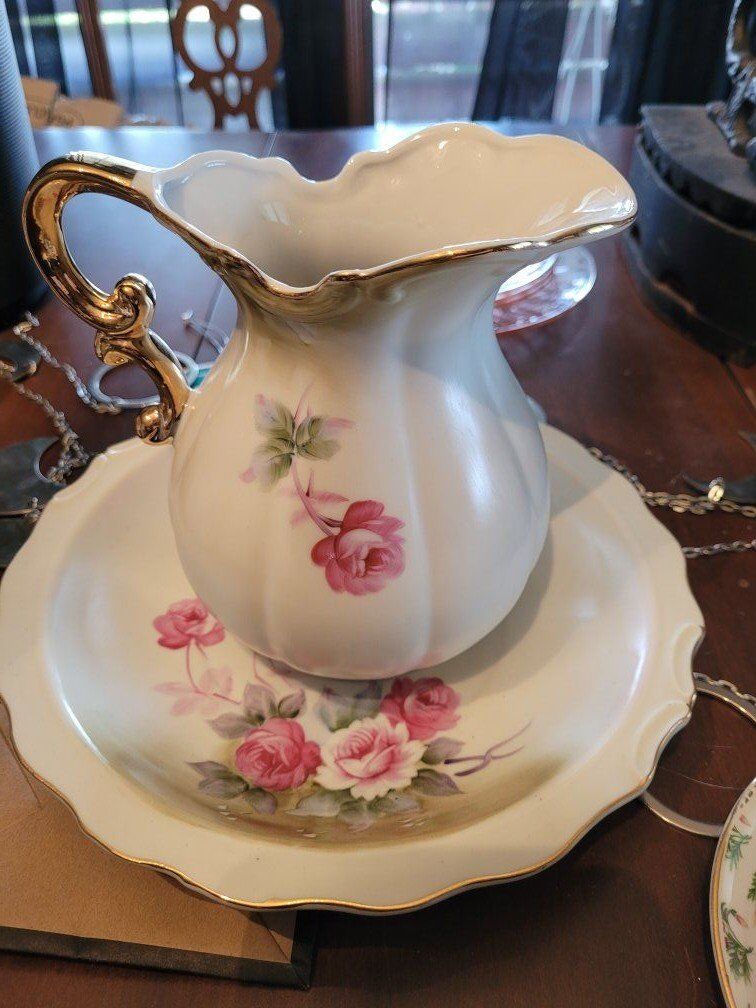 vintage lefton pitcher