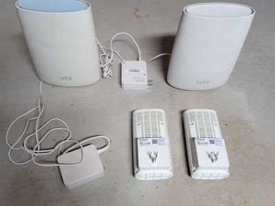Orbi Home WifFi Booster and Wall plug Saltellites