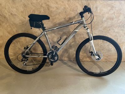 Raleigh Talus 4.0 Mountain Bike
