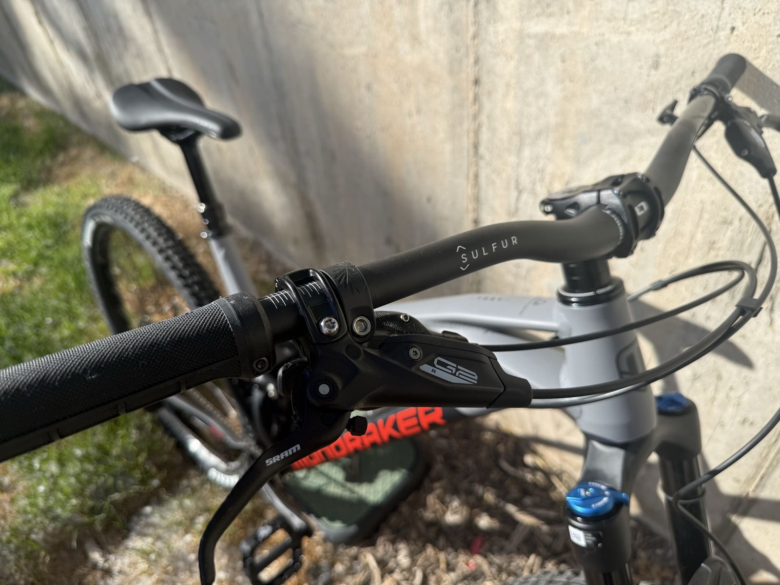 Main image 4
