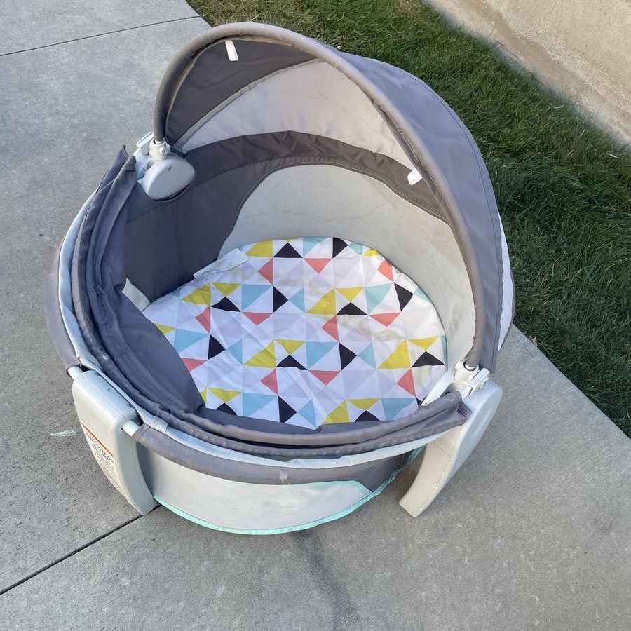 Bassinet On-the-Go Baby Dome