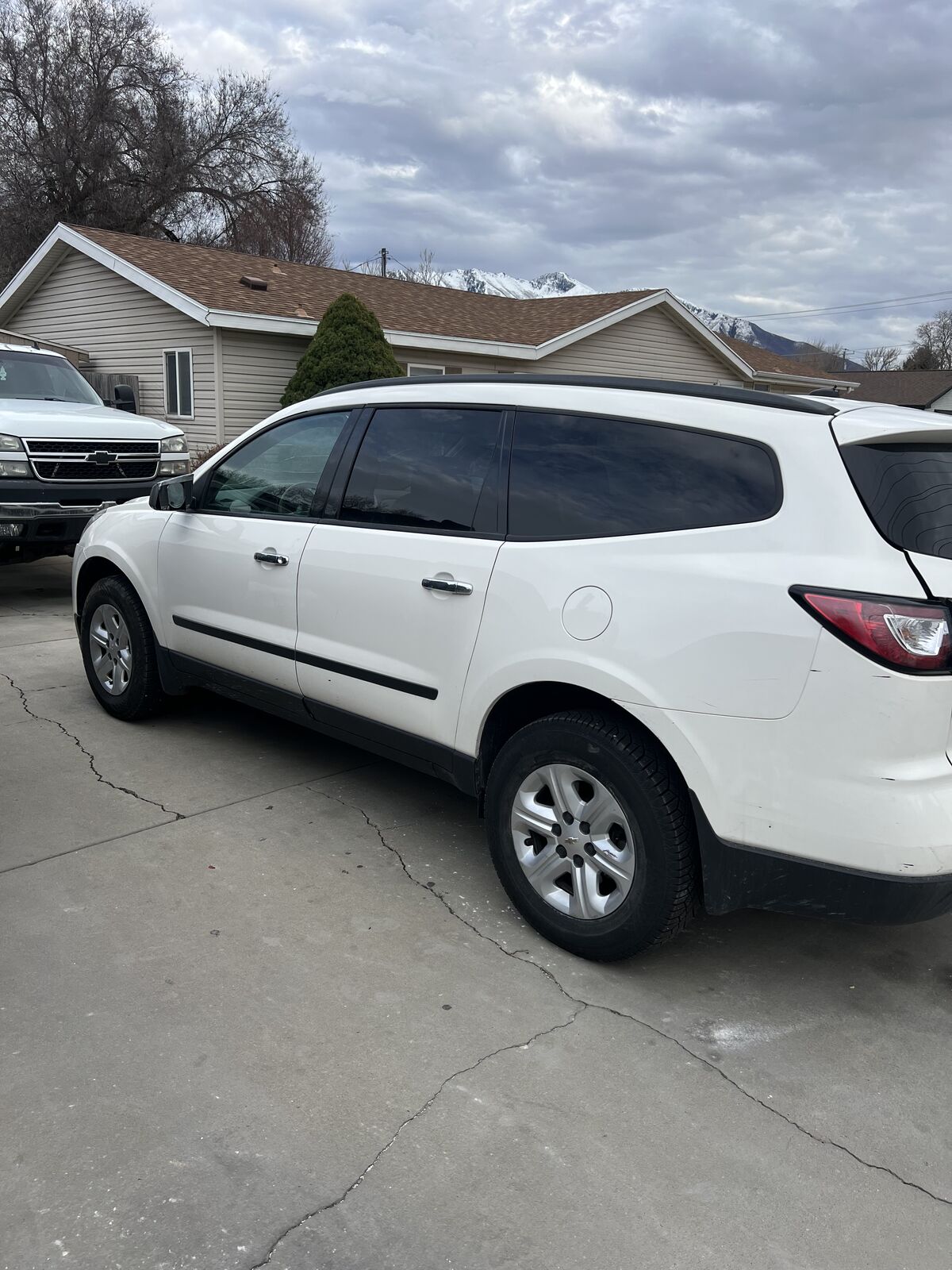 2014 CHEVROLET TRAVERSE LS