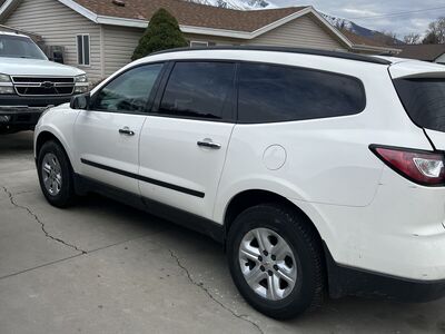 2014 CHEVROLET TRAVERSE LS