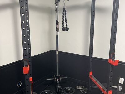 Sunny Powerzone Squat Rack with Lat Pulldown Cable attachment