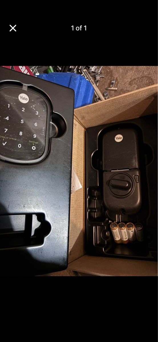YALE touch screen pad lock for door!