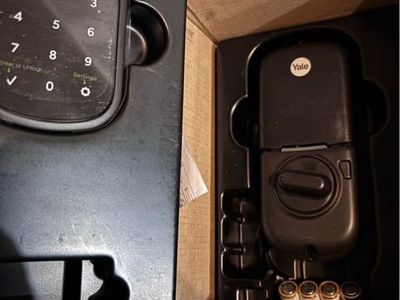 YALE touch screen pad lock for door!