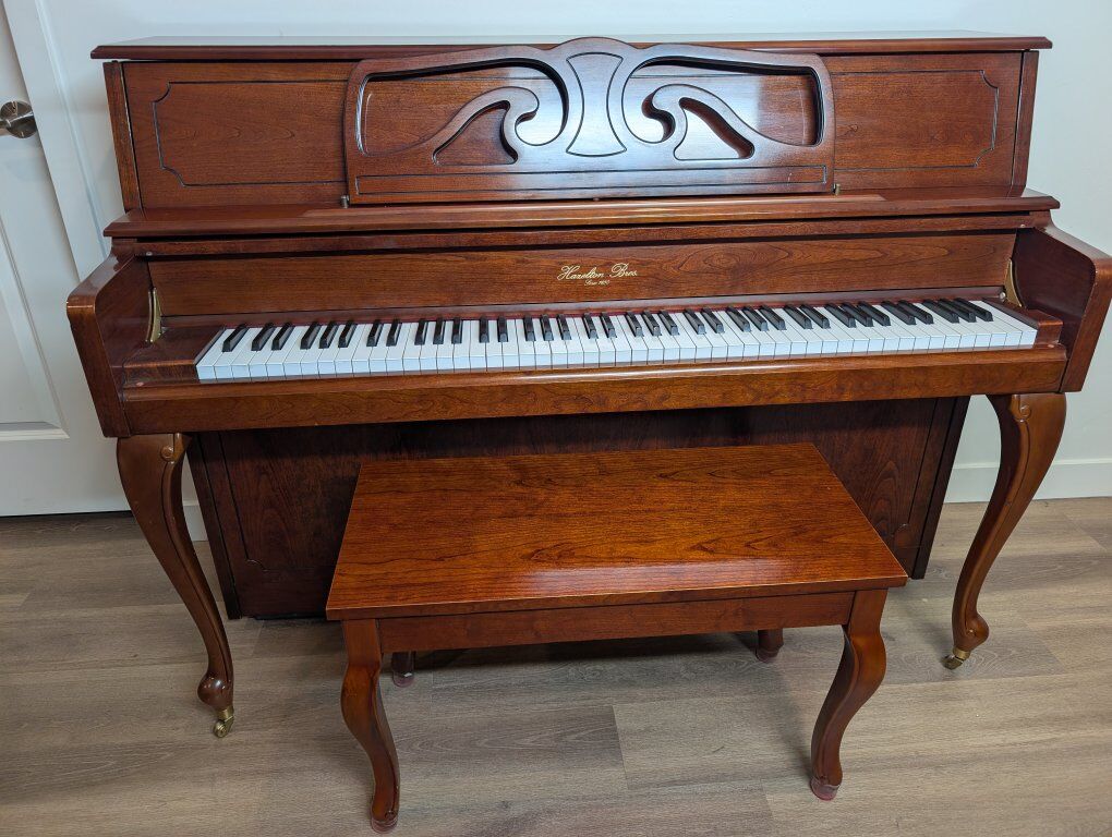 Piano HAZELTON BROS Free delivery and home tuning