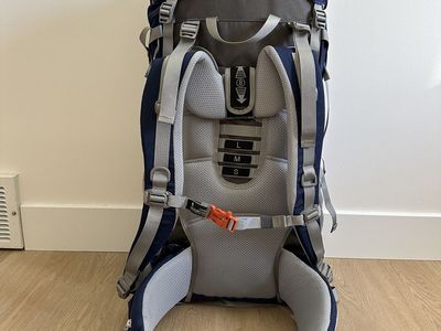 Mountaintop Multi -Day Hiking Backpack / Rain Cove