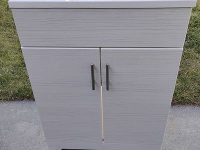 Bathroom Vanity w/sink