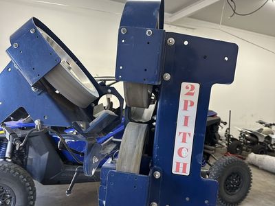 Bats 2 pitching machine