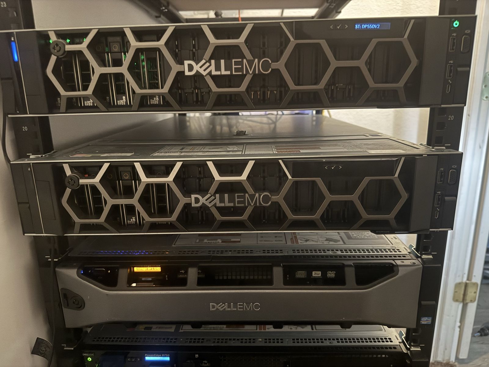 Dell EMC PowerEdge R740XD Rack Server