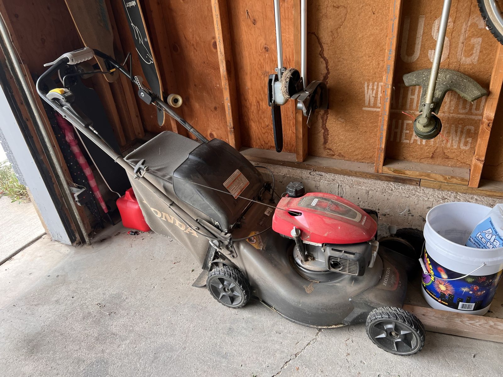 Honda gcv 170 lawnmower
