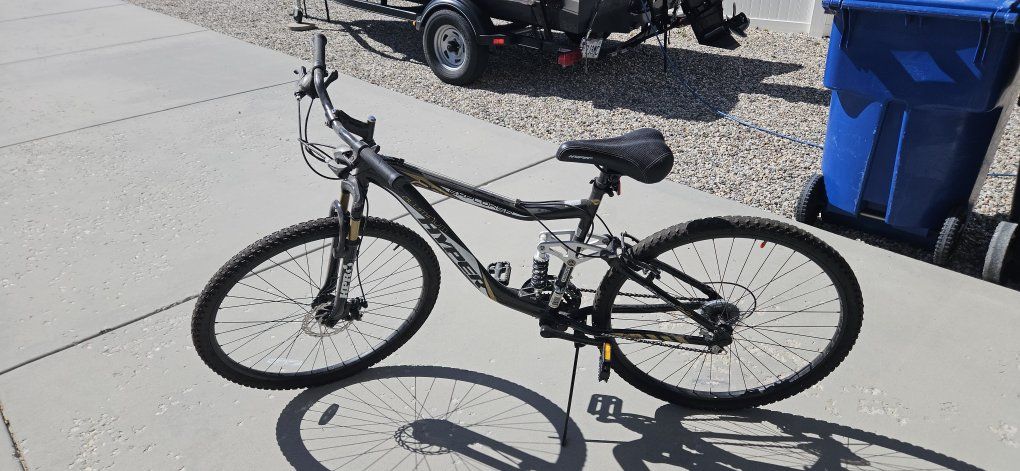 Hyper Havoc 26" Men's Mountain Bike - Full Suspension, Black/Gold