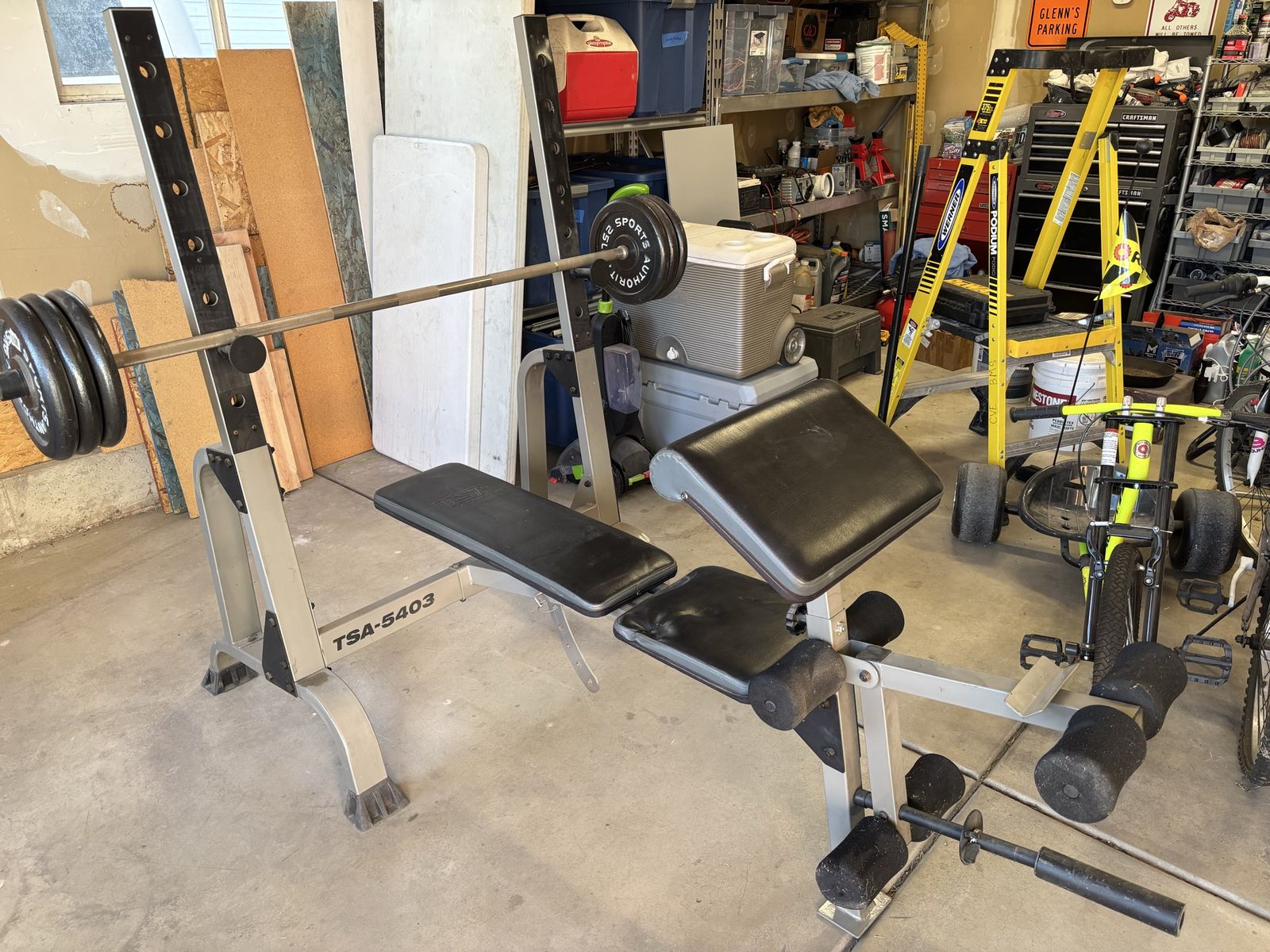 TSA 5403 Adjustable Weight Bench with Bar and Weights - Excellent Condition, Hardly Used