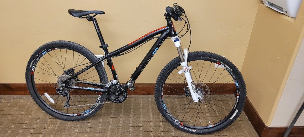 Diamond Back Mountain Bike (Medium)
