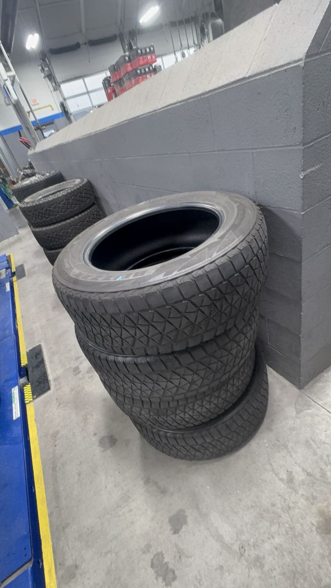 Bridgestone Blizzak 275/60R20