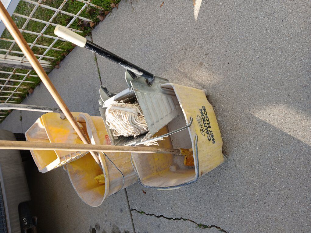 mop buckets
