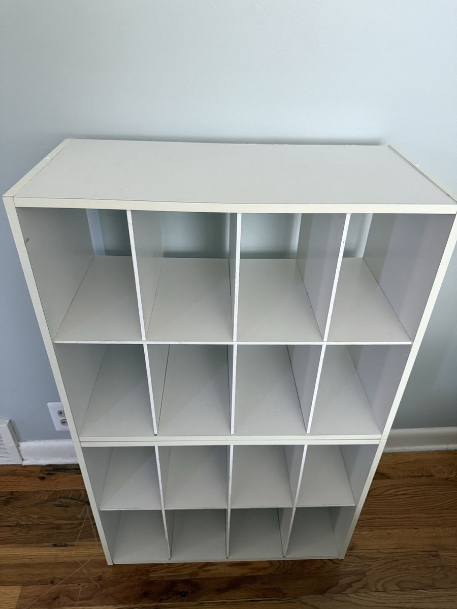 White Cube Storage Shelf Organizer 16-Compartment Bookshelf