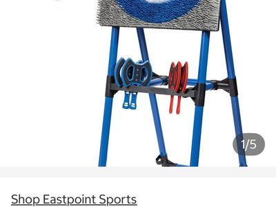 Axe throwing set