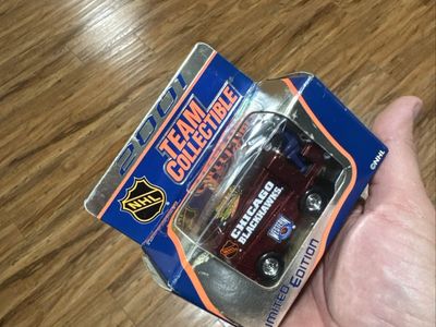 2001 NHL Team Collectible Chicago Blackhawks Limited Edition Toy Vehicle