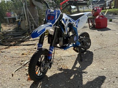 Mototec 2stroke Dirt Bike, Blue/White, Excellent Condition runs great 2 hours ridden only!