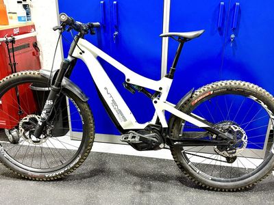 Super clean Intense Tazer carbon E bike Size Small Medium SRAM AXS shifting Fox 36