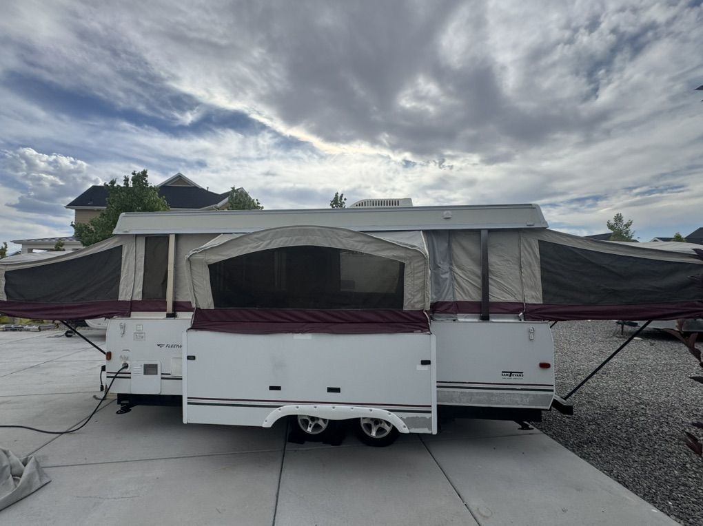 2008 Fleetwood Avalon AC- SLide Loaded