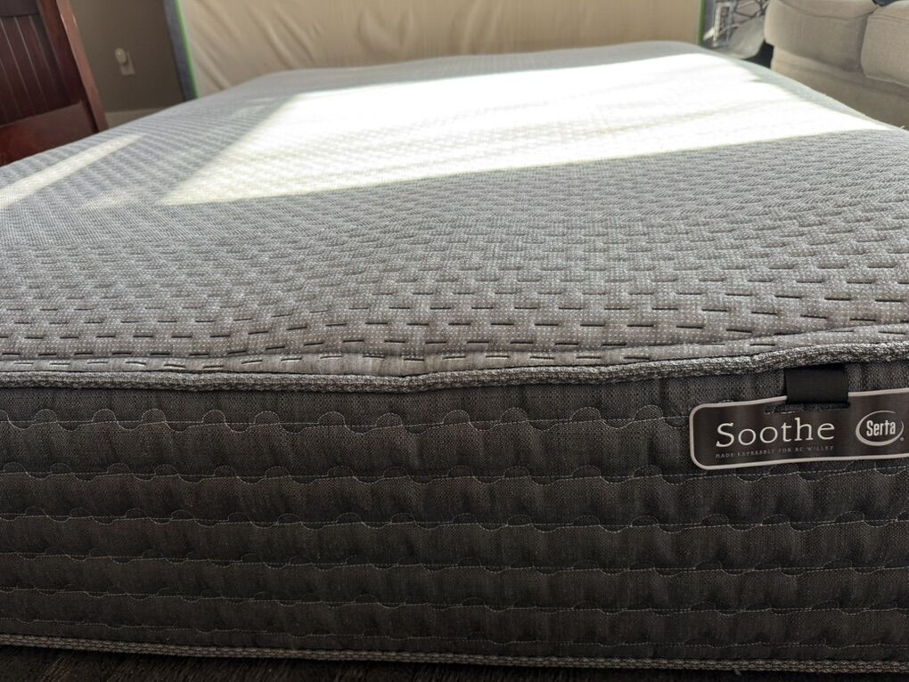 Queen serta soothe + Box spring! Only $150