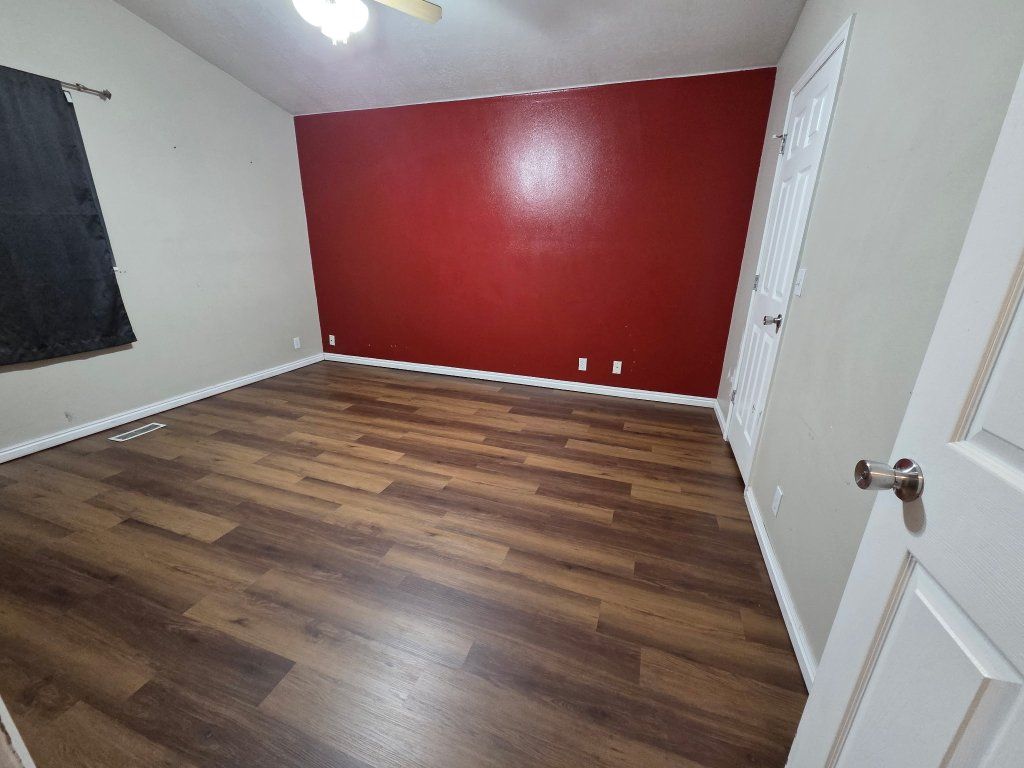 Main image 2
